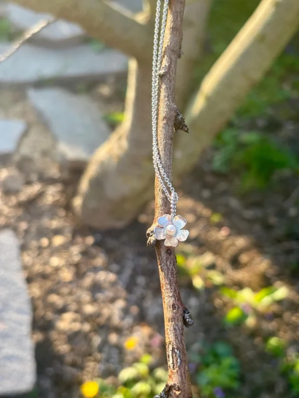 Kette mit Anhänger - silber Blüte – Bild 8